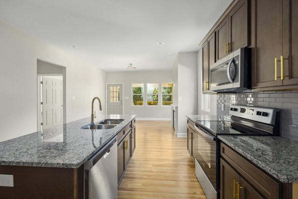 Mugs en porcelaine faits main : découvrez l'artisanat français